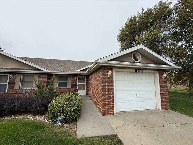 Photo - 606-606 Tamerisk Dr Unit 604