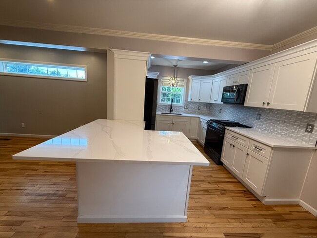 Photo - 714 Center St