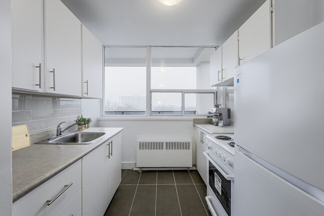 Photo - 1 Deauville Lane