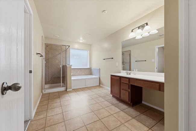 Photo - 5917 Stone Mountain Rd