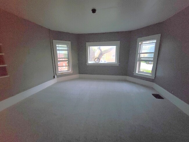 Building Photo - 210 N Fremont St Unit 2