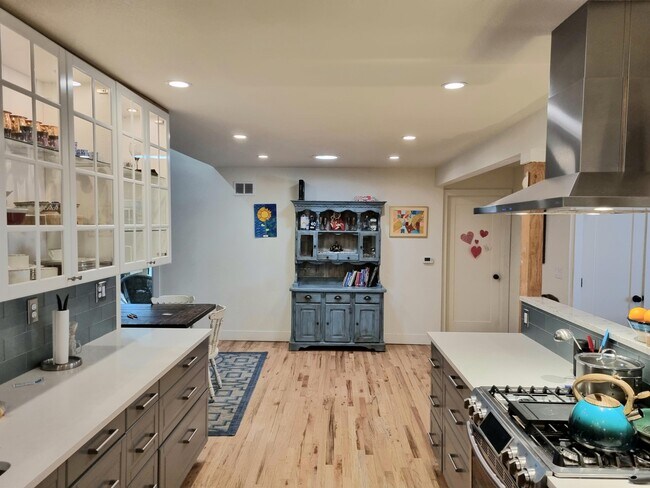 Photo - 205 Princeton Rd