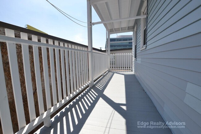 Photo - 19 Litchfield St Unit 2