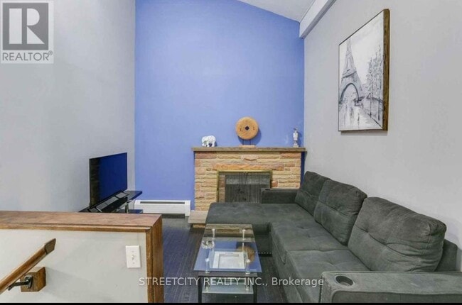 Photo - 1337 Victoria Dr