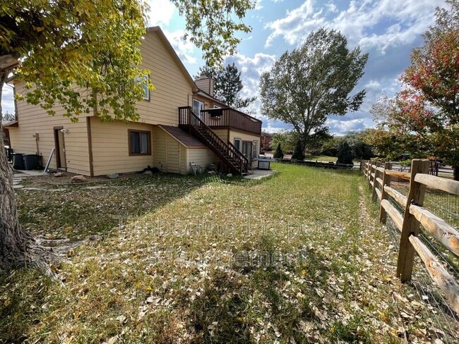 Photo - 320 Rangely Dr