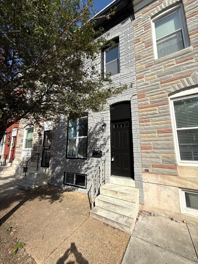 Building Photo - Three Bedroom Home in Baltimore