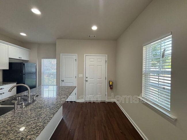 Photo - 404 Joiner Cir Unit 404