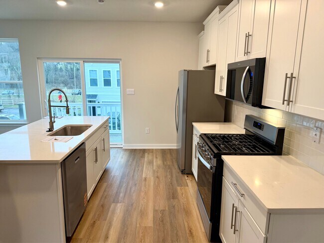 Photo - 531 Cooper St