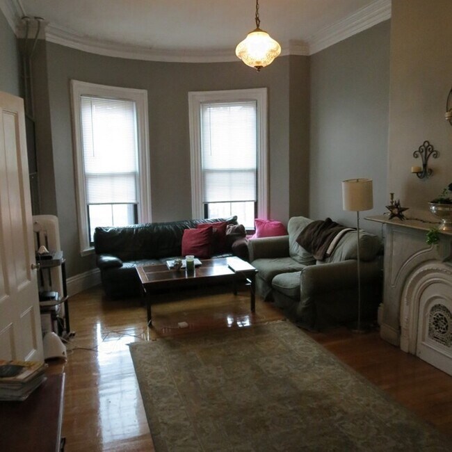 Building Photo - 409 Massachusetts Ave Unit 3