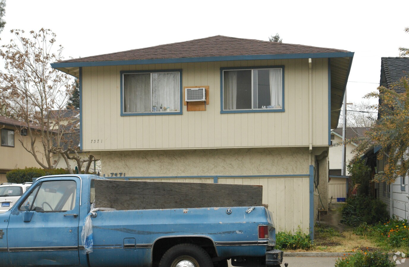 Photo - 7571 Rosanna Street