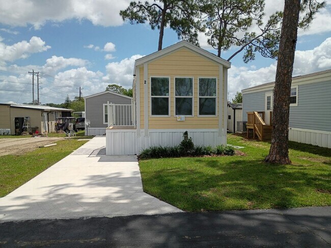 Building Photo - 4 Anita Dr