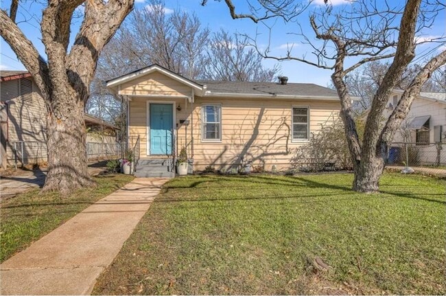 Photo - 504 Denson Dr Casa