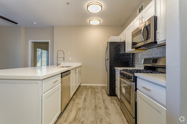 2BR, 2BA - 1,233SF