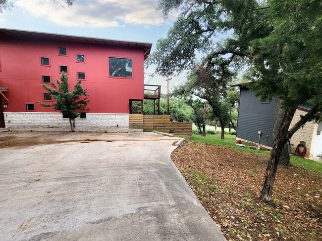 Photo - 325 Southwind Rd