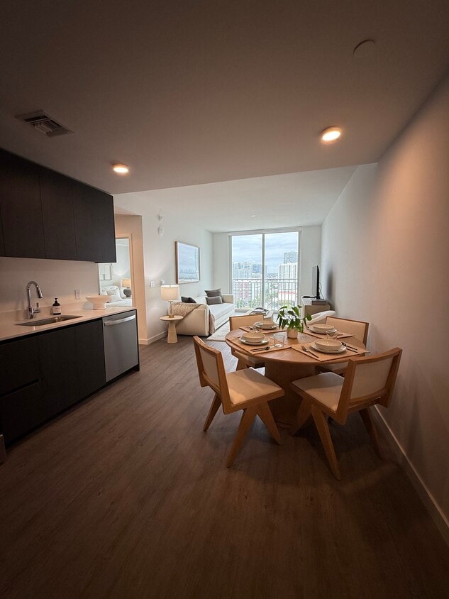Photo - 154 NE 23rd St (Miami, FL)