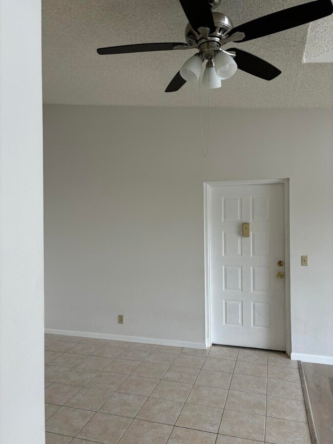 Photo - 207 Foxtail Dr Unit E3