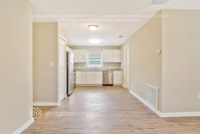 Photo - 223 Churchill Ct