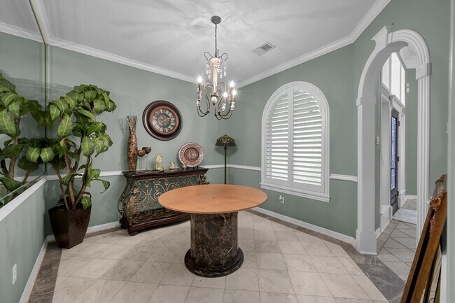 Photo - 192 Monterrey Rd W