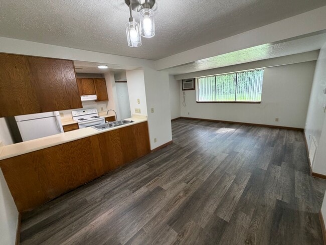 Building Photo - 2207 Spansail Dr Unit 04