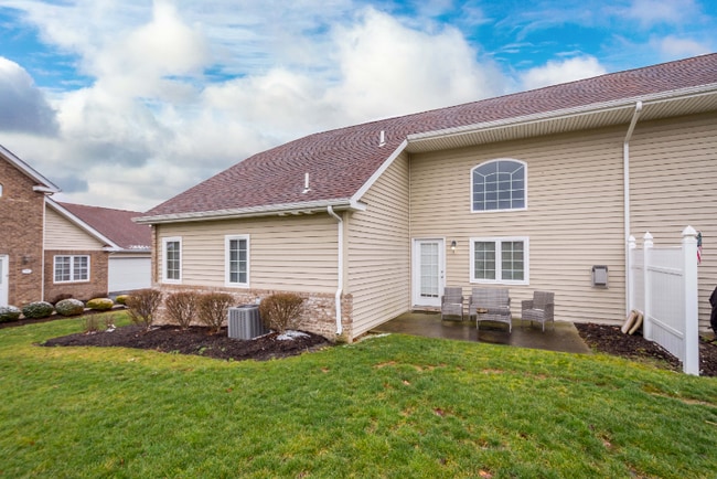 Photo - 72 Nicholas Dr