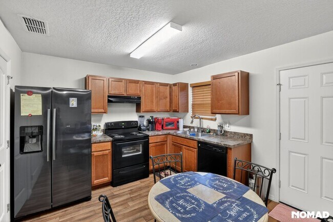 Photo - 926 Waco Blvd SE