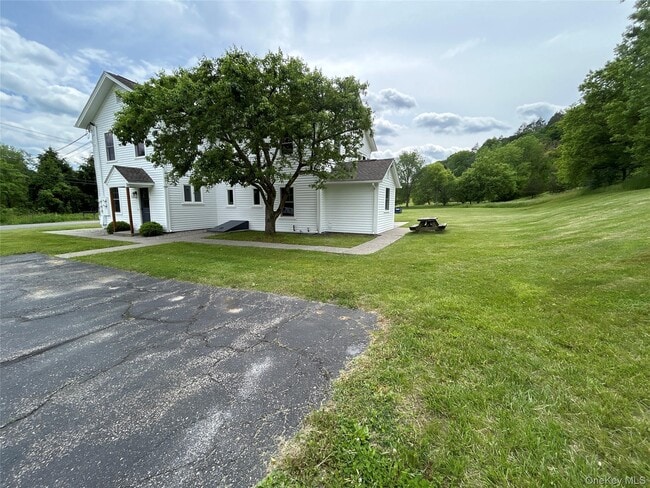 Building Photo - 173 S Amenia Rd Unit 2 & 4