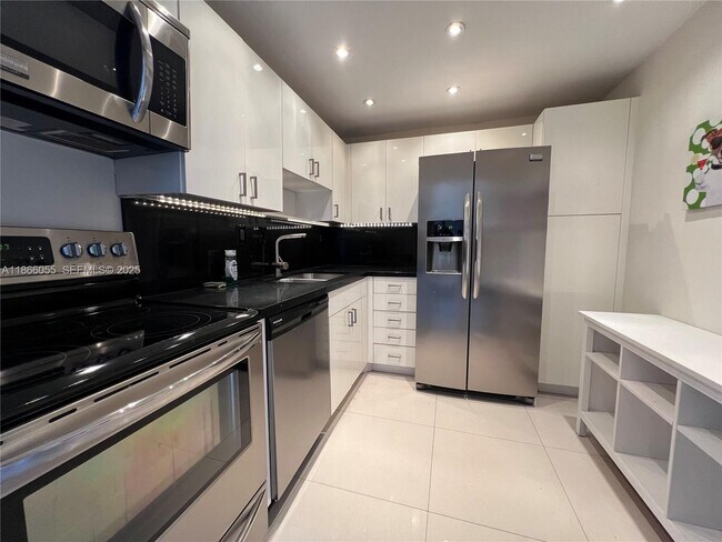 Photo - 3731 N Country Club Dr Unit 1424