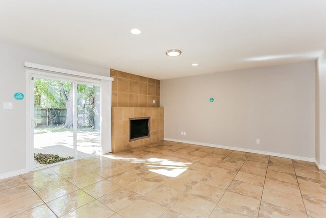 Photo - 6906 Forestview Dr