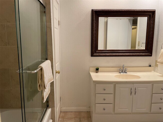 Photo - 8055 Cambridge St Unidad 49