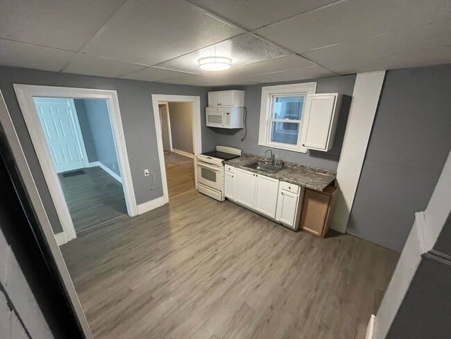 Building Photo - 6 Cherry St Unit 6A