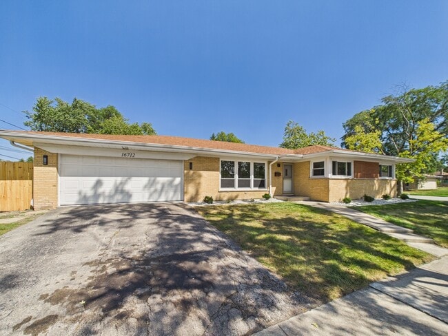16712 Elm St