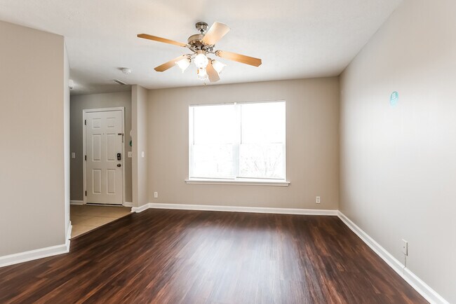 Photo - 7904 Rainey Dr