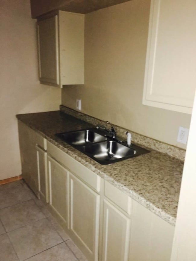 Photo - Lawton Courtyard Apartments