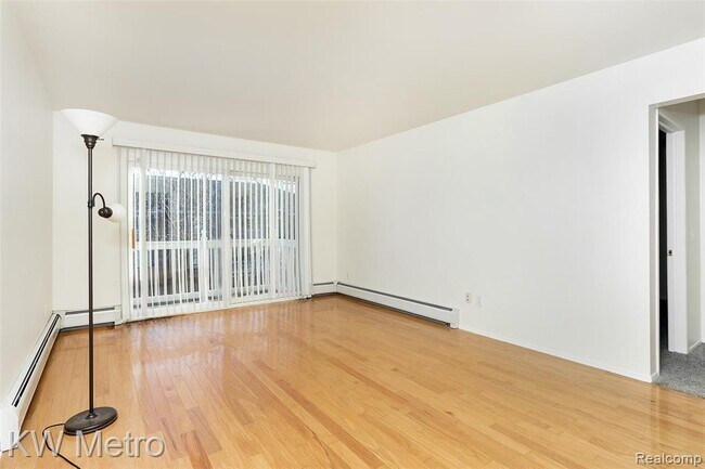 Photo - 2425 Torquay Ave Unidad 204