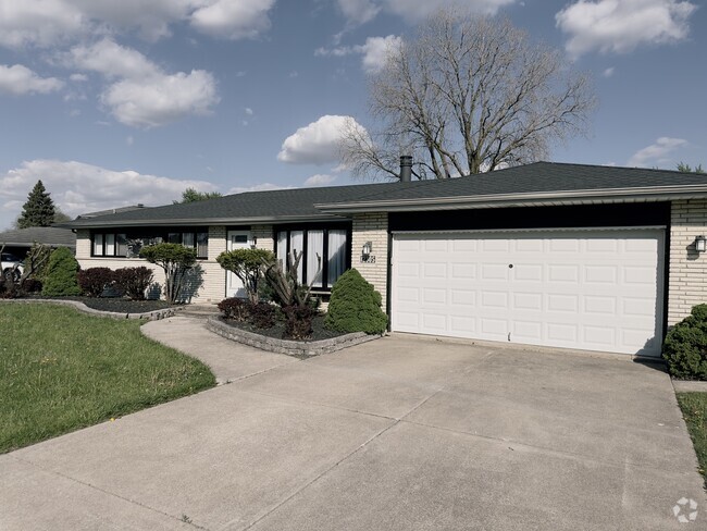 Building Photo - 12305 Derby Ln Rental