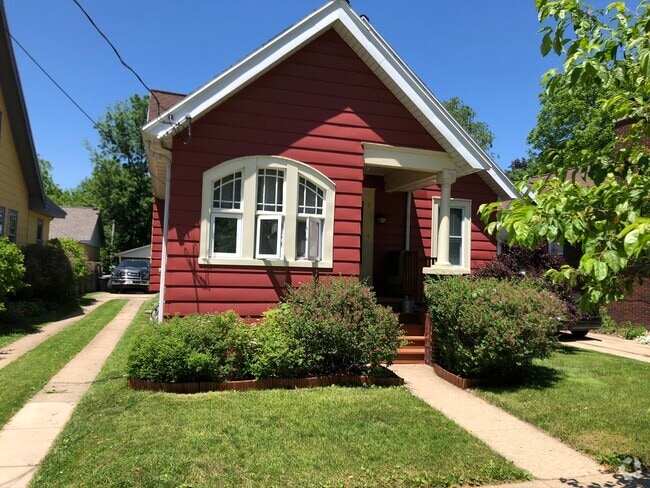 Nice little bungalow downtown! - 1934 E Mifflin St Rental