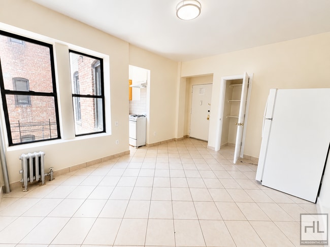 Photo - BAY 29 STREET Unit B3