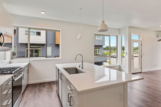 Photo - 32742 Hemlock Ave SE