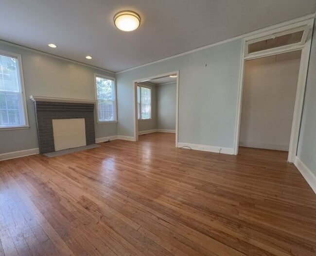 Photo - 2944 Hope Ave