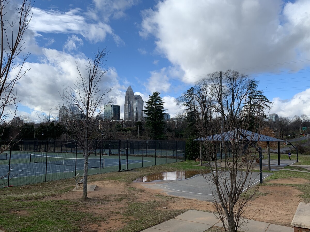 Photo - 819 Seigle Point Dr Townhome
