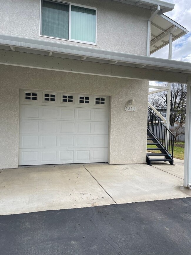 Photo - 3 BED 2 BATH W/ATTACHED MOTHER-IN-LAW SUITE *SOLAR PANELS ON ROOF = LOW ELECTRIC BILL*