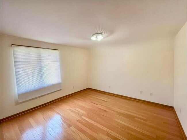Photo - 227 Sunshine Dr