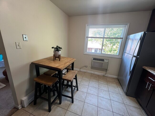 Photo - 4340 Wilson Ave Unit 5