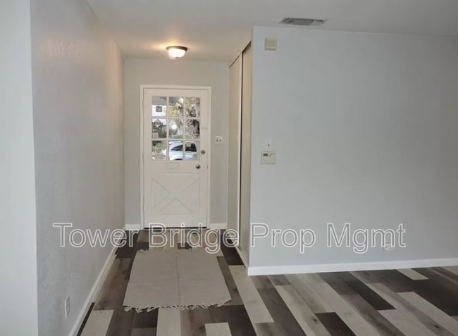 Photo - 10666 Van Stralen Way