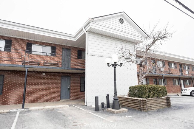 Photo - "Cozy 1-Bedroom Gem in Avon – Perfectly Sized at 600 Sq Ft!" Unidad 4