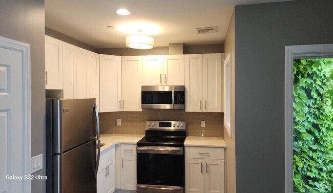 Building Photo - 148 E Park Ave Unit 2 Rental