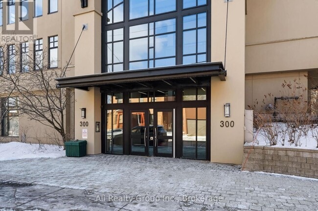 Photo - 300 Powell Ave Unité 307