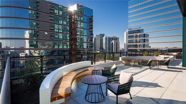 Photo - 1382 Peachtree St NE Unit B3