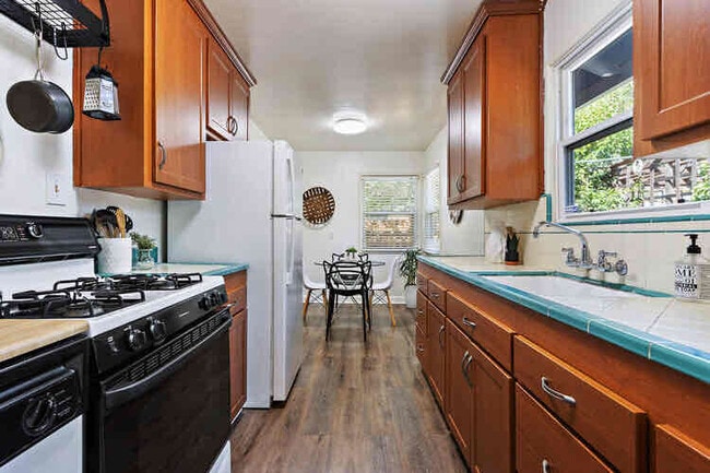 Photo - 128 Maurer Way