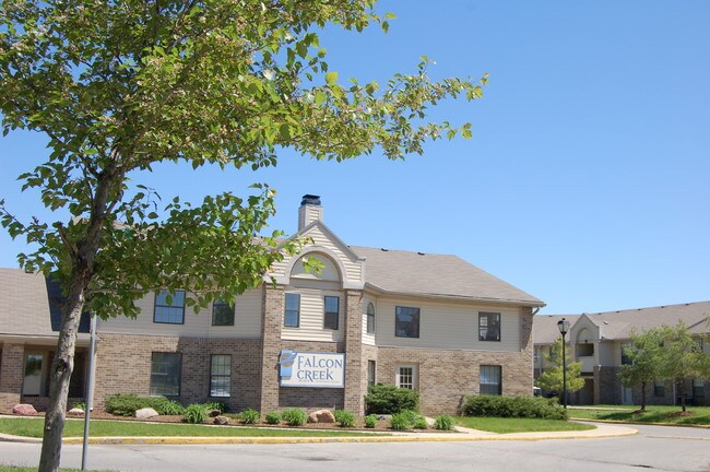 Falcon Creek Place Apartments For Rent In Indianapolis In
